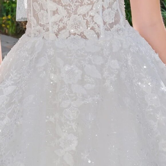 New Floral Lace Embellished Bridal Gown w/ Lace Up Back & Short Veil GL3822 - Picture 7 of 15